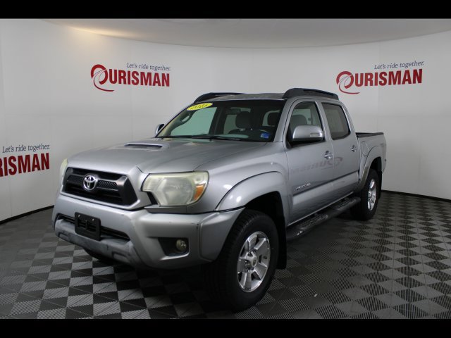 Used 2015 Toyota Tacoma PreRunner RWD image 2