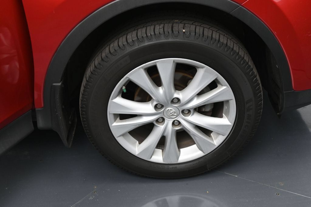 Used 2013 Toyota RAV4 Limited AWD/4WD image 38