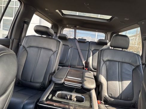 Used 2022 Jeep Grand Wagoneer Series I AWD/4WD image 39