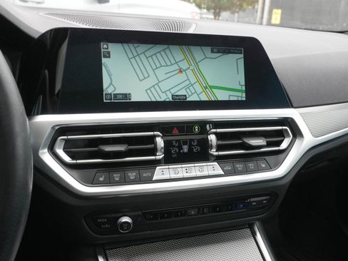 Certified 2022 BMW 330i Sedan w/ M Sport Package image 23