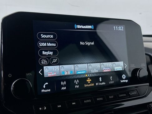 Used 2024 Nissan Pathfinder SL FWD image 32