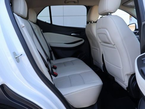 Used 2020 Buick Encore GX Essence w/ Advanced Technology Package image 17