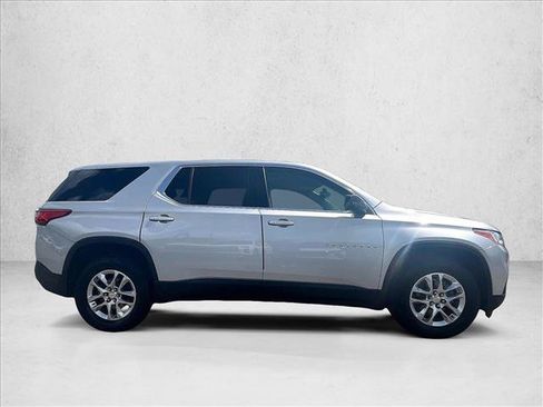 Used 2021 Chevrolet Traverse LS FWD image 5