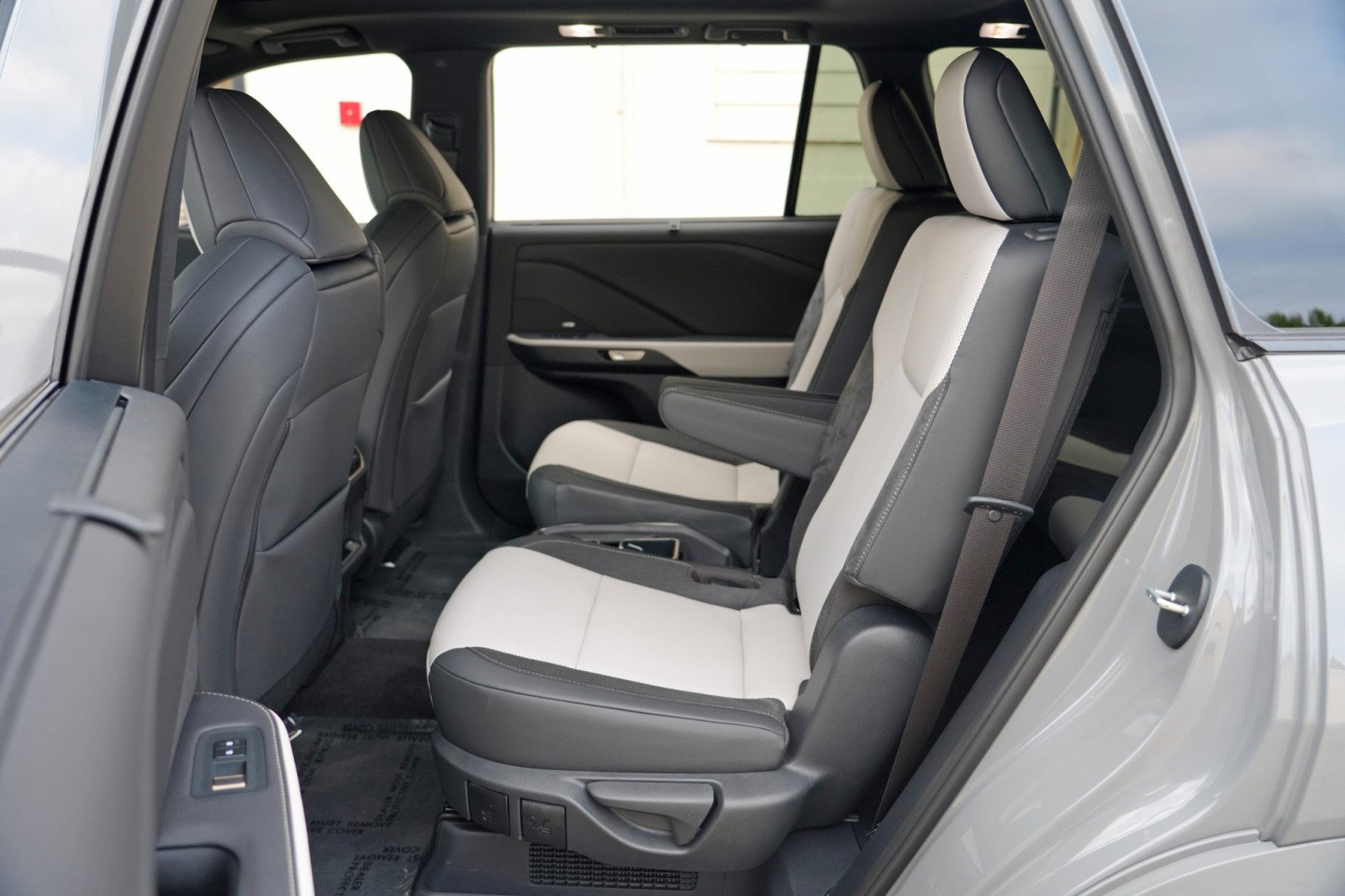Used 2025 Lexus TX 500h AWD image 47