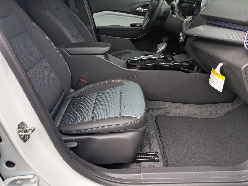 New 2026 Chevrolet Trax LT w/ Driver Confidence Package FWD image 33