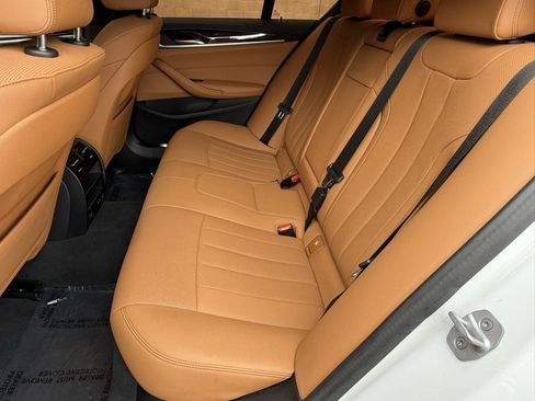 Certified 2023 BMW 530e w/ Convenience Package image 31