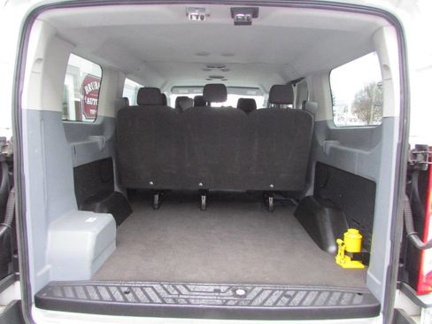 Used 2016 Ford Transit 150 XL image 4