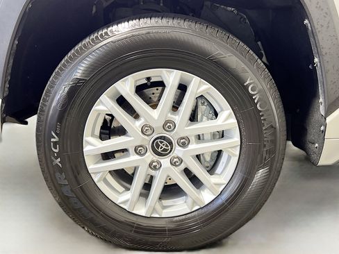 Used 2022 Toyota Tundra SR5 image 13