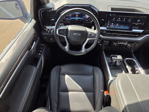 Used 2025 Chevrolet Silverado 1500 LT Trail Boss w/ Convenience Package II AWD/4WD image 13