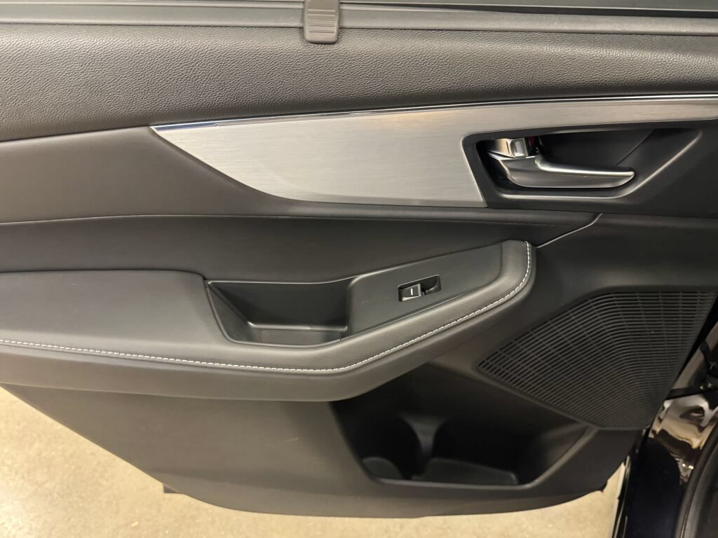 Certified 2024 Acura MDX w/ Technology Package AWD/4WD image 40