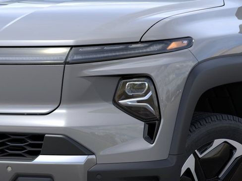 Used 2026 Chevrolet Silverado EV LT AWD/4WD image 10