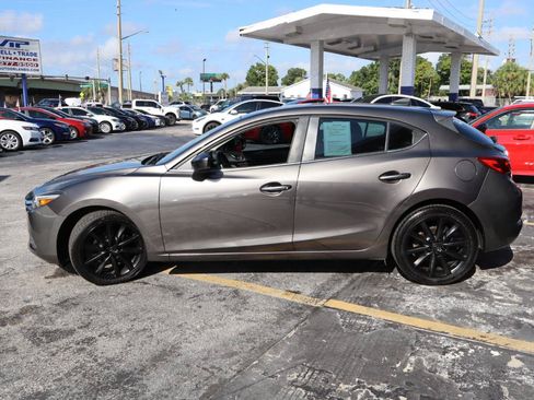 Used 2018 MAZDA MAZDA3 Grand Touring w/ Premium Equipment Package FWD image 6