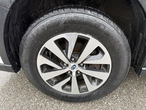 Used 2023 Subaru Outback Premium image 11