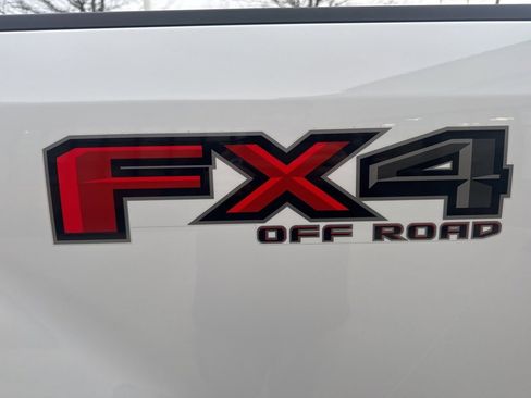 Used 2019 Ford F250 XLT w/ XLT Premium Package image 16