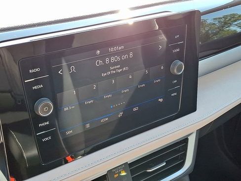 Certified 2025 Volkswagen Taos SE image 23