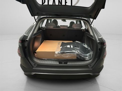 New 2026 Hyundai Kona SE image 24