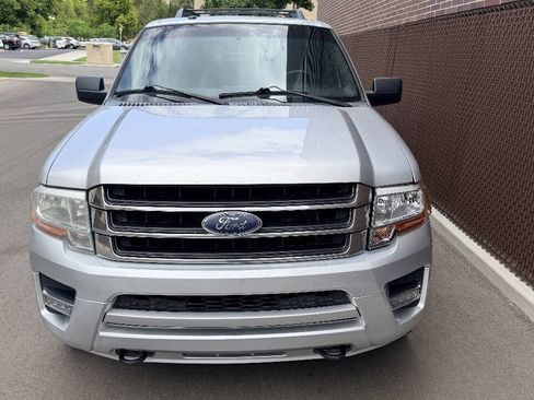 Used 2015 Ford Expedition XLT w/ Equipment Group 202A AWD/4WD image 4