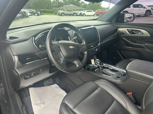Used 2022 Chevrolet Traverse LT w/ LT Premium Package FWD image 19
