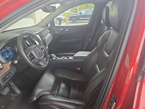 Used 2023 Volvo XC60 T8 Ultimate AWD/4WD image 2