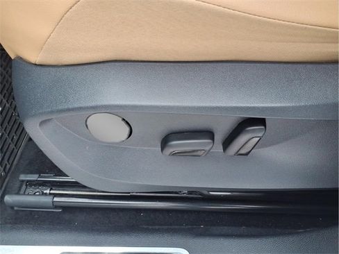 Used 2024 Volkswagen Tiguan SE R-Line image 13