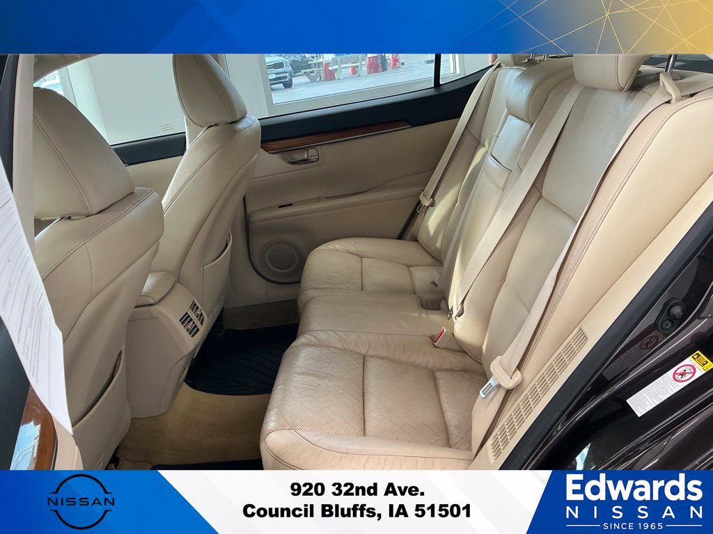 Used 2014 Lexus ES 300h w/ Luxury Package w/Bamboo Trim FWD image 13