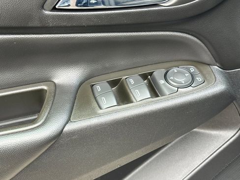 Used 2023 Chevrolet Equinox LT image 12
