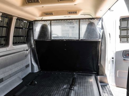 Used 2017 GMC Savana 3500 LS image 41