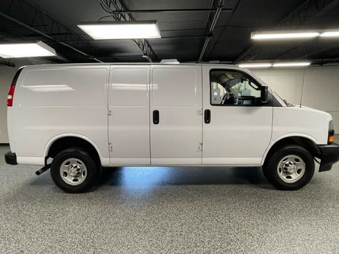 Used 2021 Chevrolet Express 2500 w/ Driver Convenience Package RWD image 4