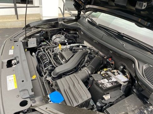 New 2025 Volkswagen Taos SE image 74