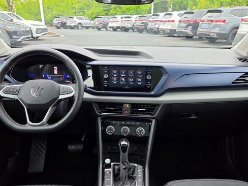 Used 2023 Volkswagen Taos SE w/ Panoramic Sunroof Package FWD image 51