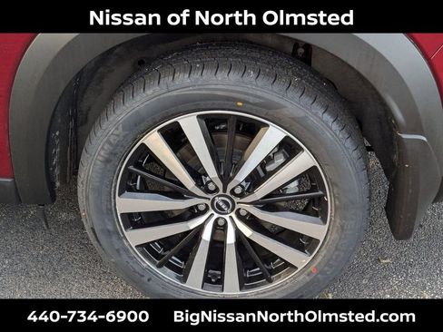 Certified 2024 Nissan Pathfinder Platinum AWD/4WD image 30
