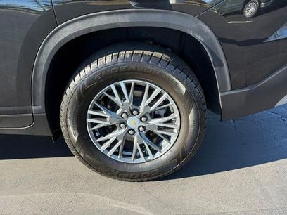 Used 2024 Chevrolet Traverse LT