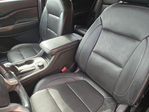 Used 2018 GMC Acadia SLT image 21