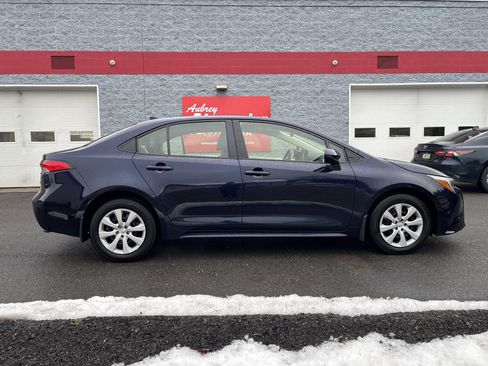 Used 2024 Toyota Corolla LE image 2