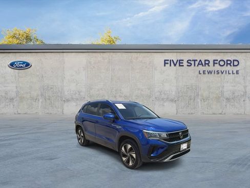 Used 2024 Volkswagen Taos SE AWD/4WD image 2