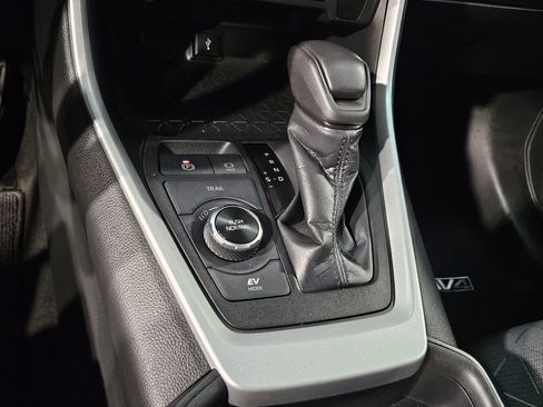 Used 2020 Toyota RAV4 XLE w/ Convenience Package image 33