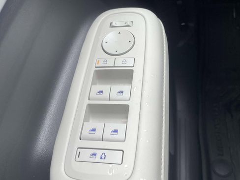 Used 2025 Hyundai Santa Fe SEL FWD image 22