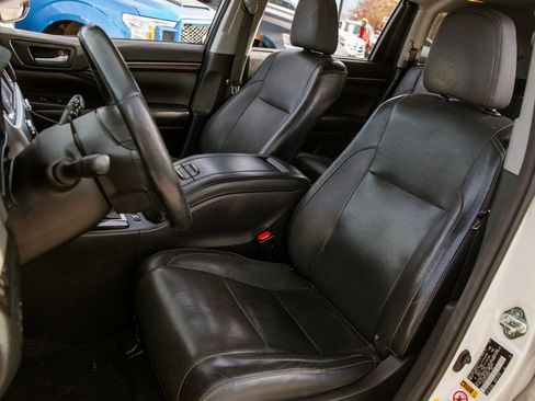 Used 2015 Toyota Highlander Limited Platinum image 15