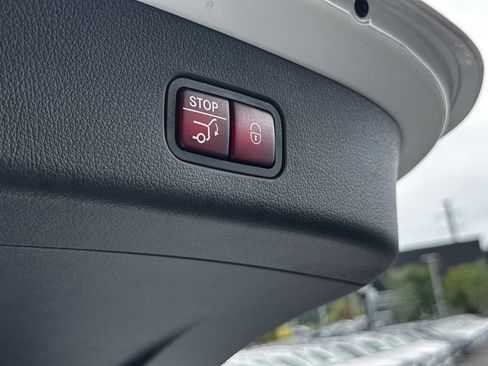 Certified 2025 Mercedes-Benz GLC 300 4MATIC image 22