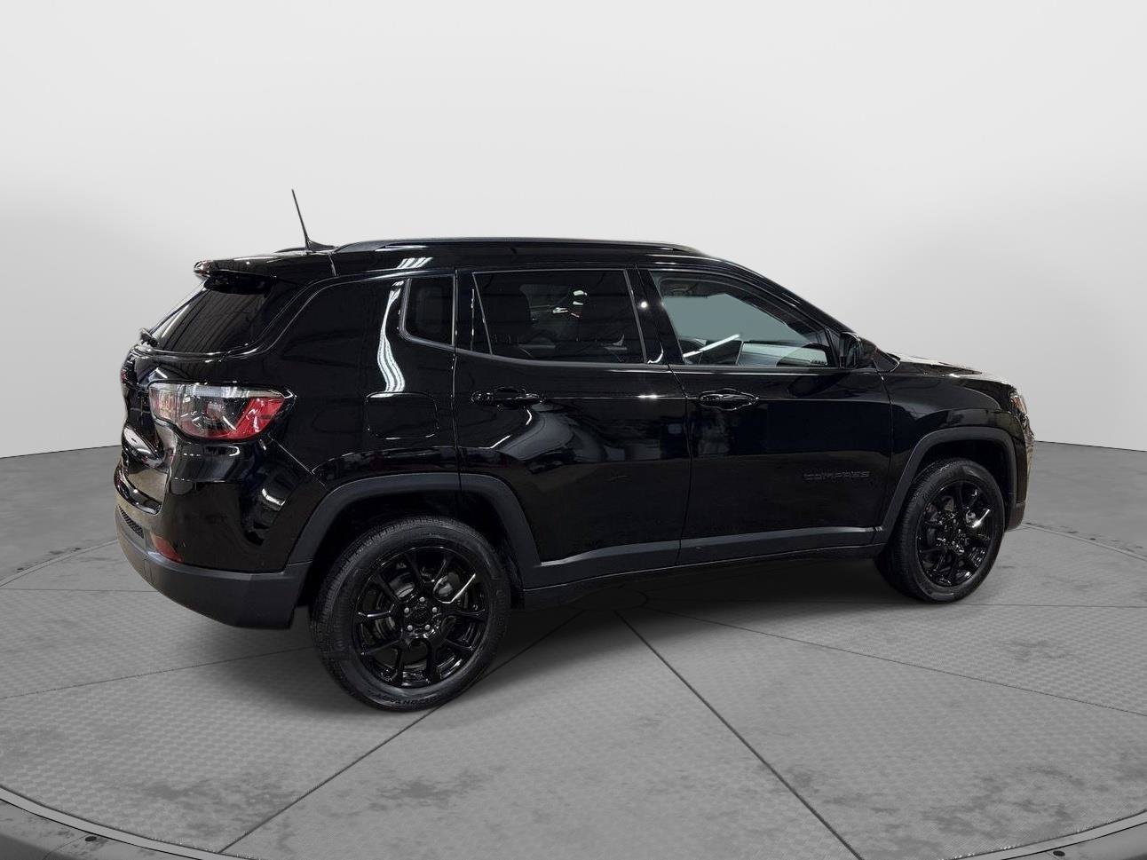 Used 2023 Jeep Compass Latitude AWD/4WD image 15