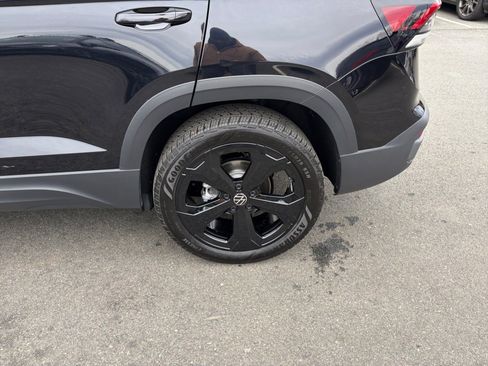 Used 2026 Volkswagen Taos SE image 22