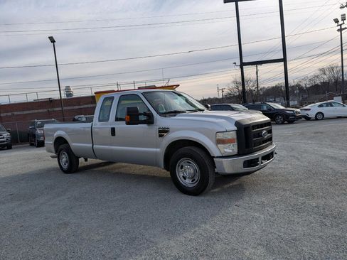 Used 2010 Ford F250 Lariat image 3