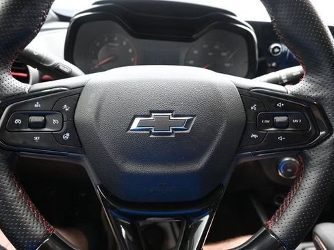 Used 2026 Chevrolet Trax RS FWD image 34