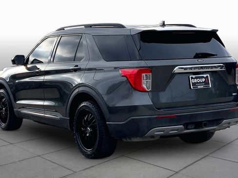 Used 2020 Ford Explorer XLT w/ Equipment Group 202A AWD/4WD image 12