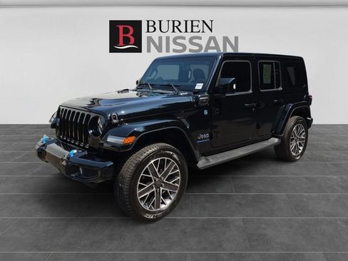 Used 2023 Jeep Wrangler Unlimited Sahara AWD/4WD image 1