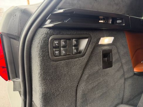 Used 2021 BMW X7 xDrive40i w/ M Sport Package image 35