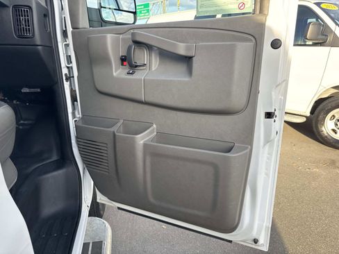 Used 2024 GMC Savana 2500 w/ Driver Convenience Package image 27