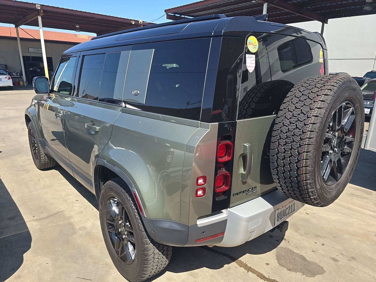 Used 2020 Land Rover Defender 110 HSE AWD/4WD image 4