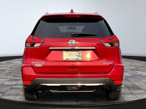 Used 2017 Nissan Rogue SV AWD/4WD image 5