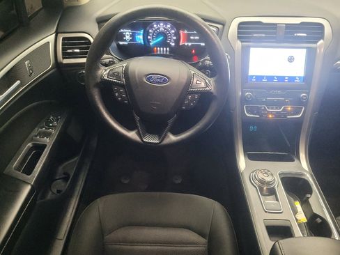 Used 2020 Ford Fusion SE AWD/4WD image 22